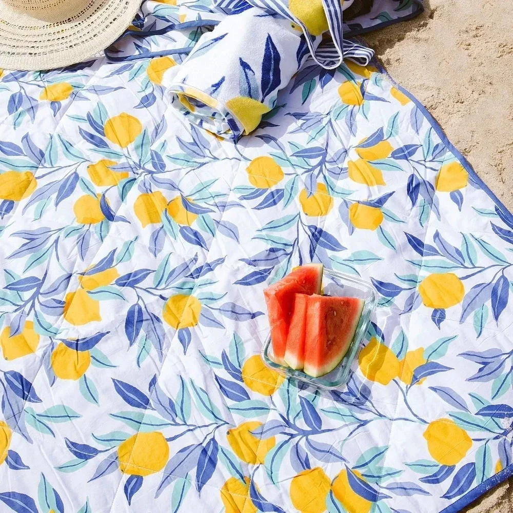 NWT Printfresh Roll Up Picnic  Beach Blanket Lemon Zest